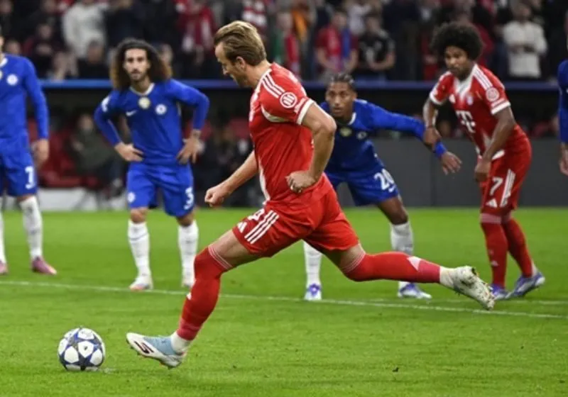Kane lập cú đúp giúp Bayern hạ Chelsea