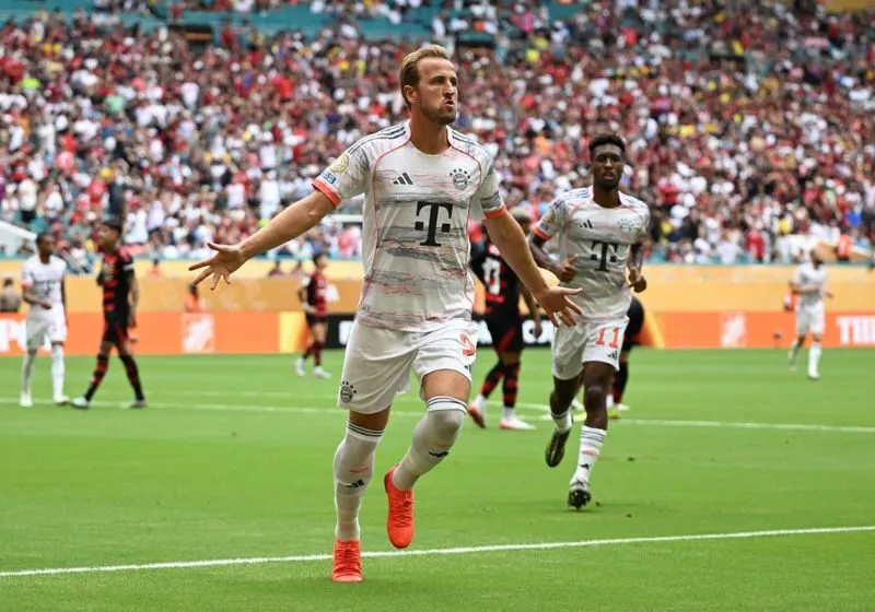 Kane lập kỷ lục đá phạt đền