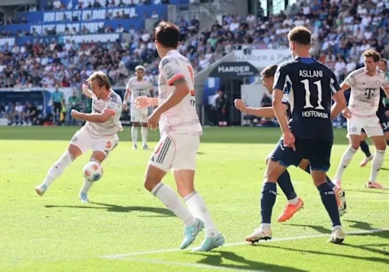 Kane lập kỷ lục đá phạt đền