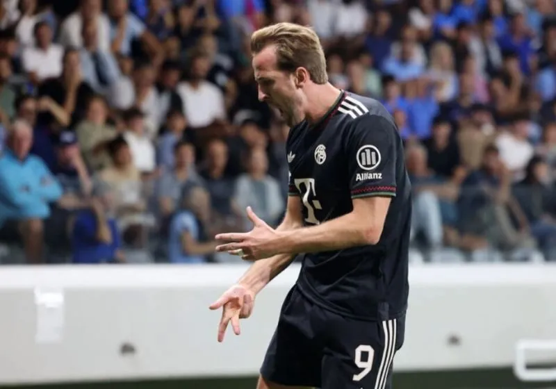 Kane giúp Bayern thắng lớn